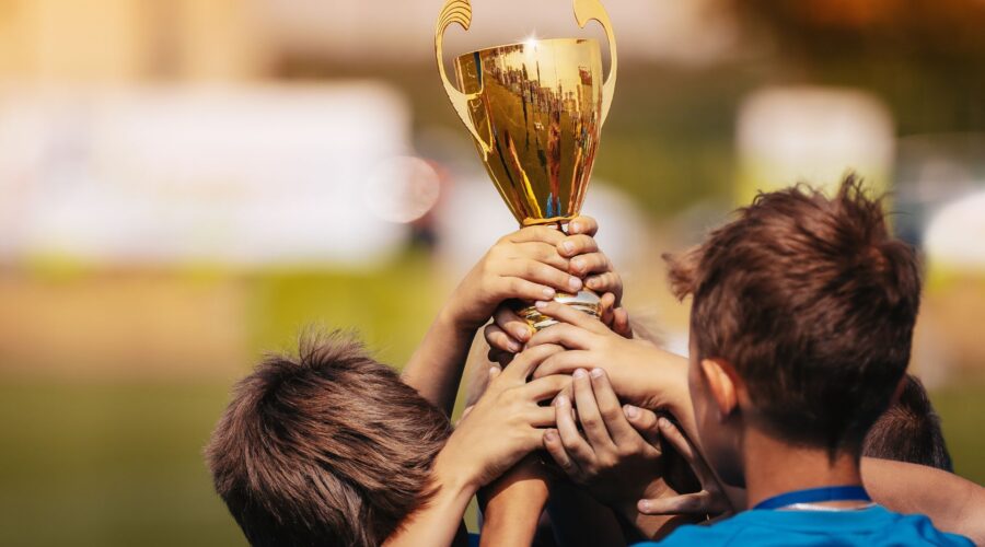 Claves Fundamentales para Educar Hijos Exitosos Cómo Guiar a Tus Hijos para Ser Líderes del Futuro